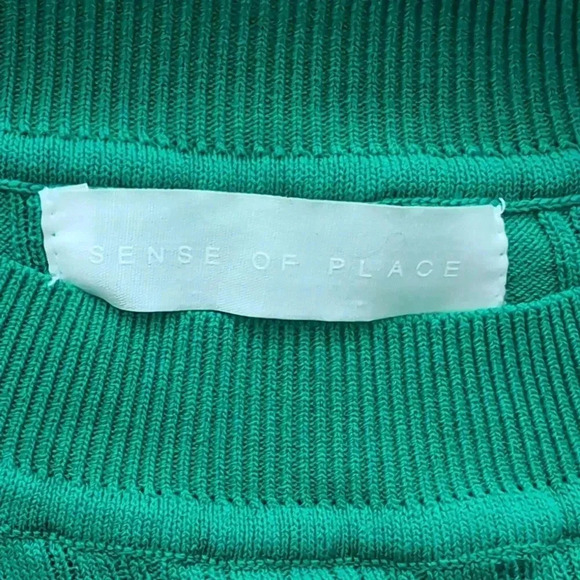 Green Top - Picture 2 of 7